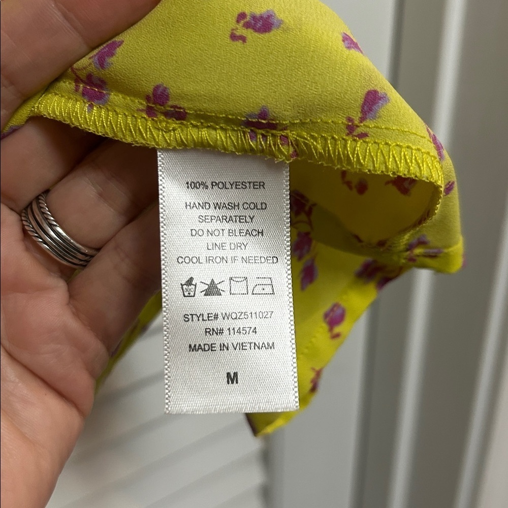 Floral Chartreuse flowy women’s top with pink flowers - Picture 4 of 4